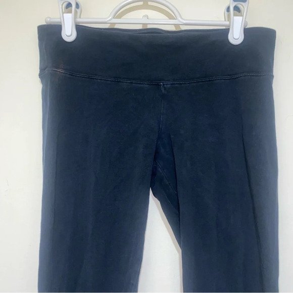 Women’s  TNA Brand Casual Soft Black Leggings With Logo on the Back Size Small - Picture 7 of 14